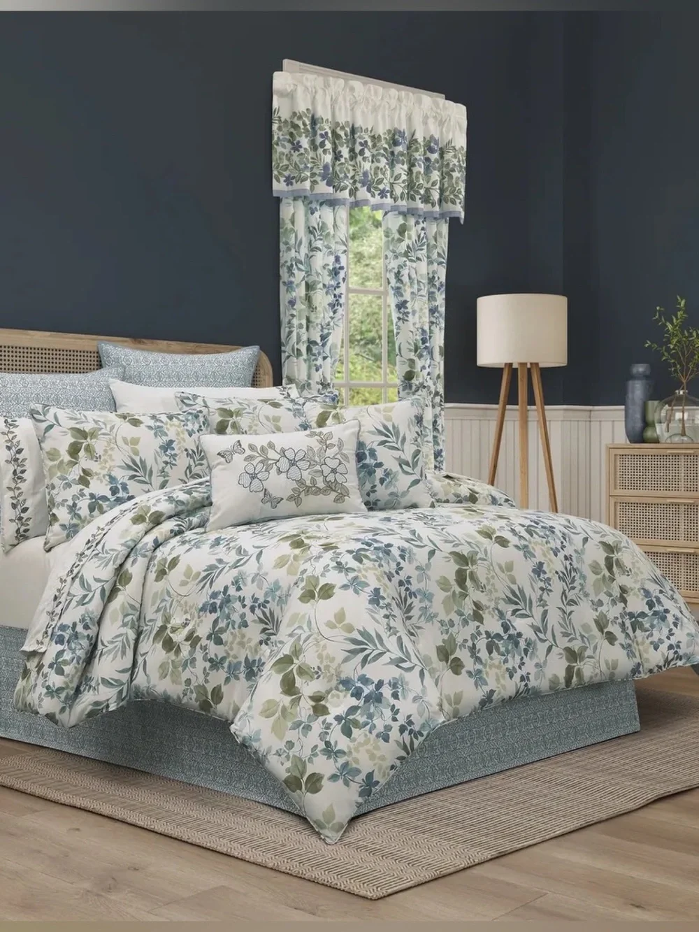 Royal Court Evergreen 4 Piece Comforter Set Sz KING NWT